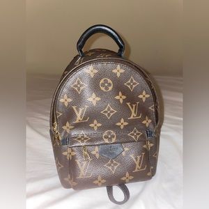 AUTHENTIC Louis Vuitton palm springs mini- GREAT CONDITION
